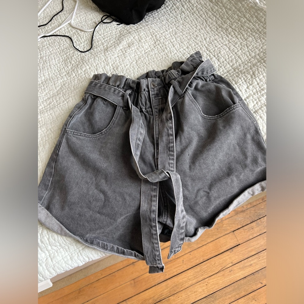 Denim lunch bag shorts size large